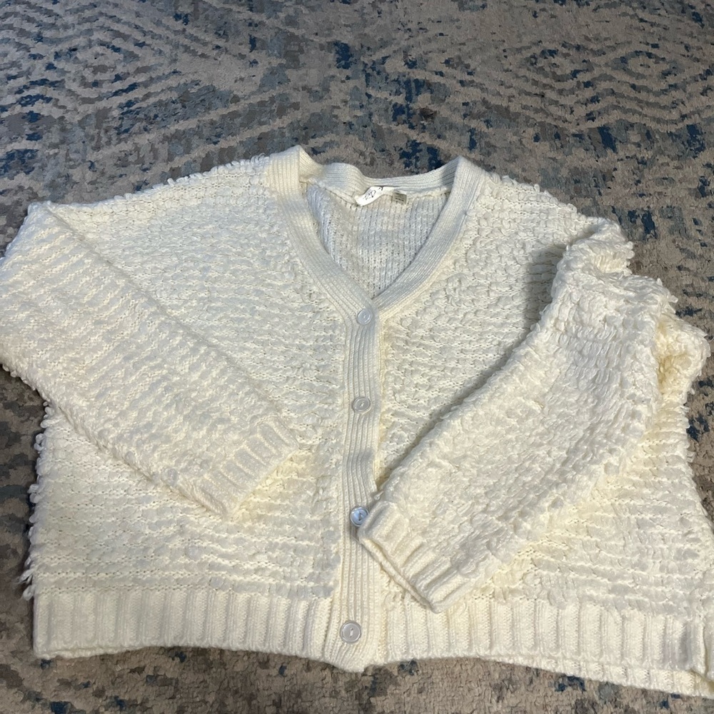 RD style white cardigan medium
